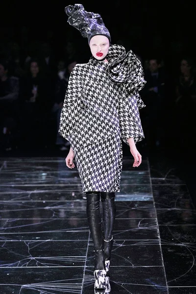Look 13